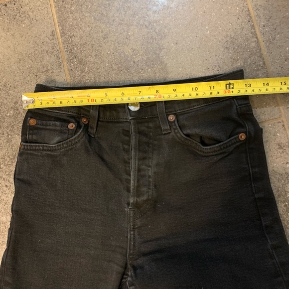 RE/DONE
High-Rise Ankle Cropped Jeans in Black99. Size 25. EUC - Picture 14 of 15